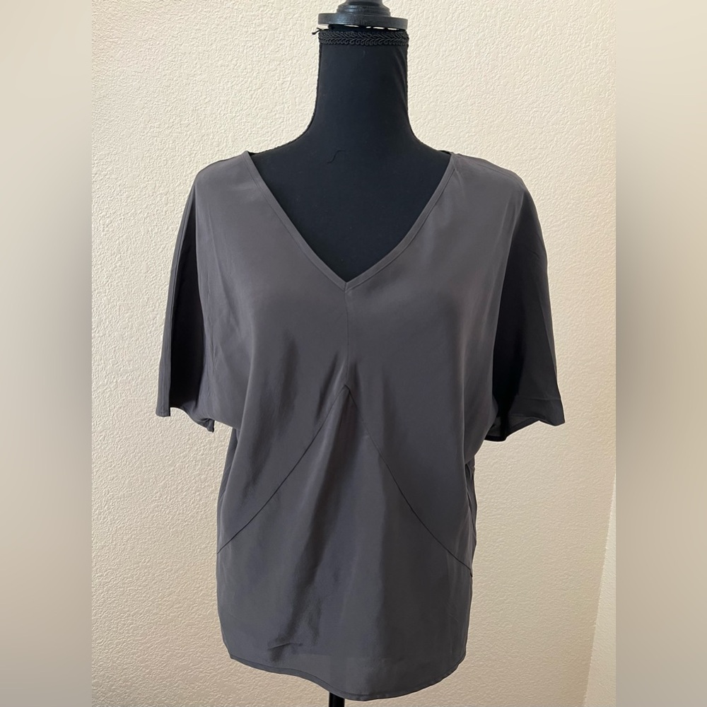 Jarbo Silk Dark Gray V-Neck Bias Blouse Short Dolman Sleeve High Low Size 34